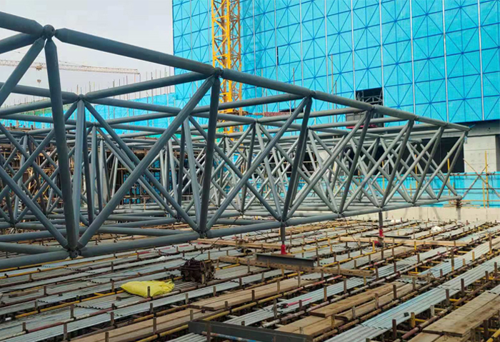 江苏高铁东总部基地2号楼网架